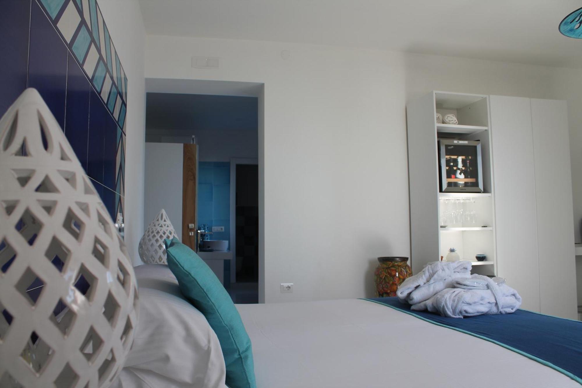 Il Melograno In Costa D'Amalfi - Romantic Experience Vietri Exteriör bild